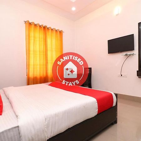 Oyo 23235 Hotel Roopmahal & Restaurant Αμριτσάρ Εξωτερικό φωτογραφία