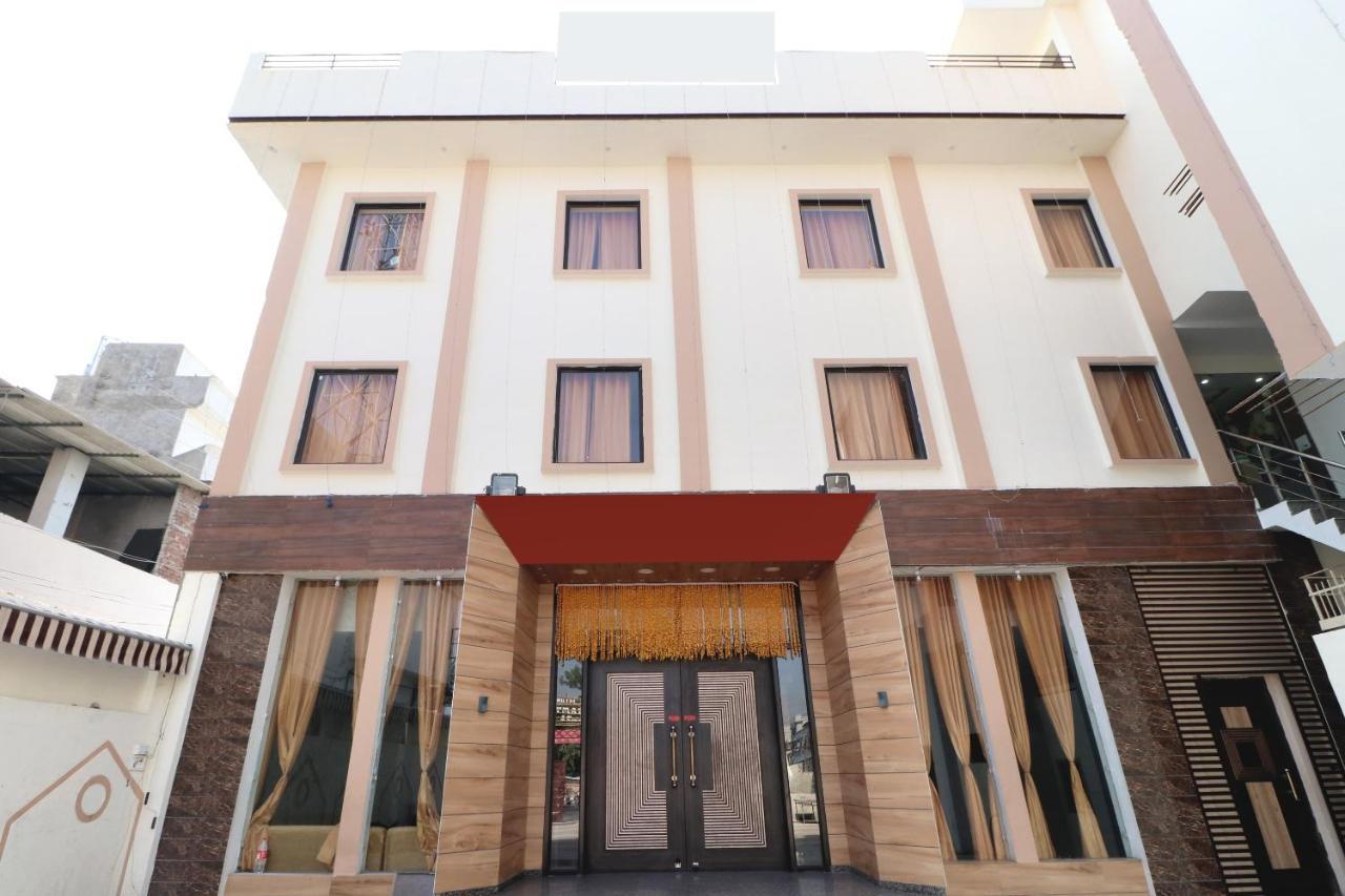 Oyo 23235 Hotel Roopmahal & Restaurant Αμριτσάρ Εξωτερικό φωτογραφία