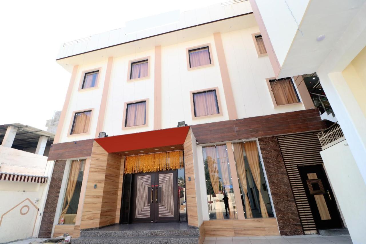 Oyo 23235 Hotel Roopmahal & Restaurant Αμριτσάρ Εξωτερικό φωτογραφία